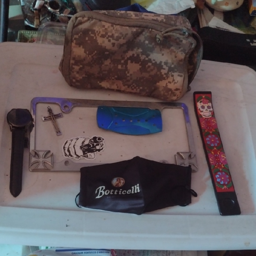 Camouflage Men's Bag/License Plate Frame/Watch Etc ..